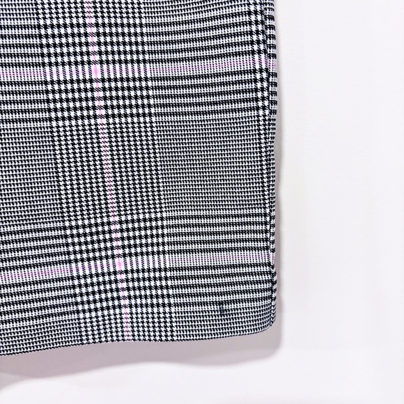 DYNAMITE Black and pink plaid fitted skirt - Picture 4 of 7